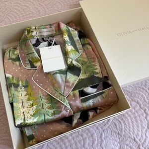 Olivia von Halle Silk Lila Mountain Printed Pajama Set in Dusty Pink and Green